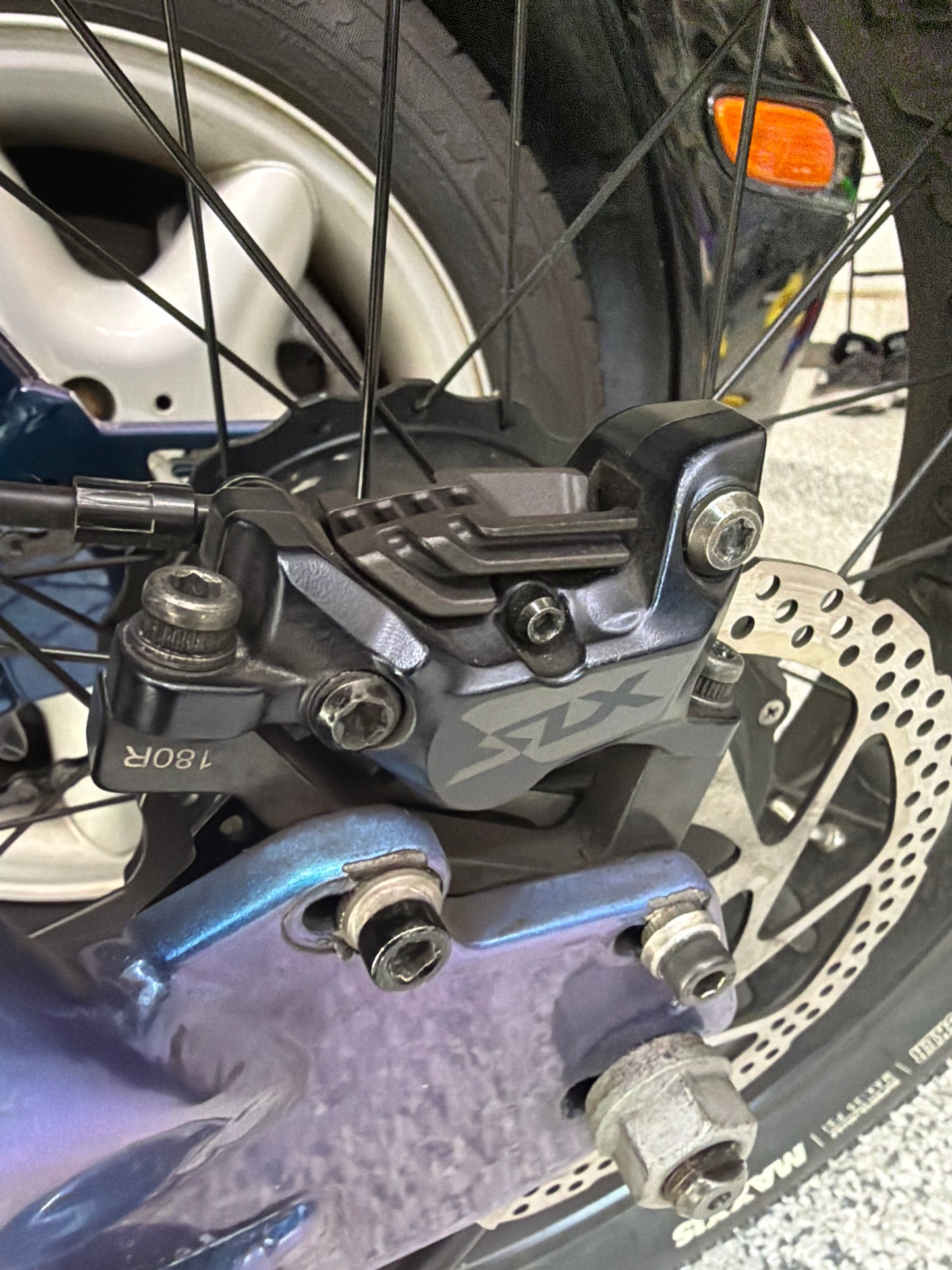 Shimano SLX 4 piston