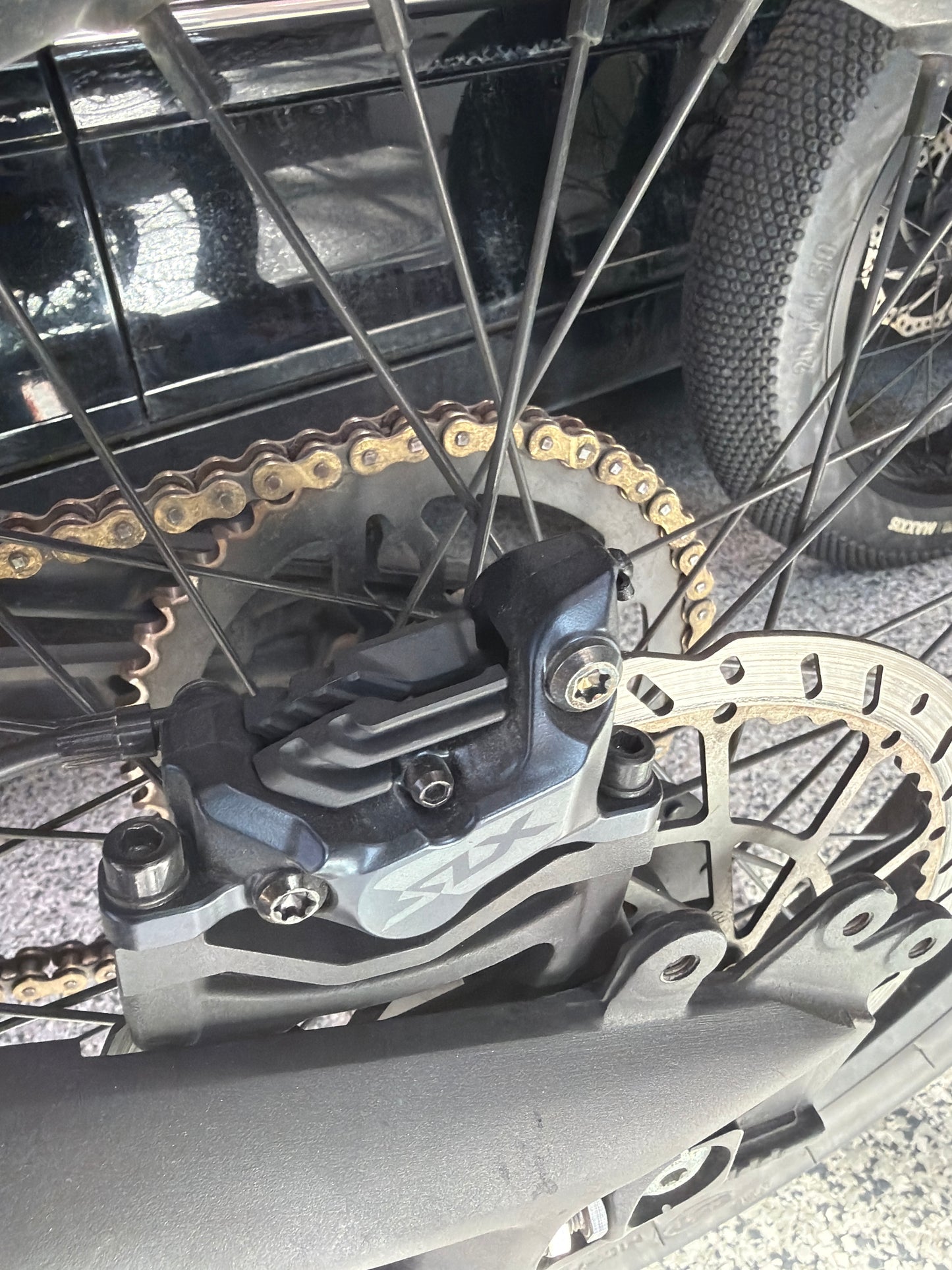 Shimano SLX 4 piston